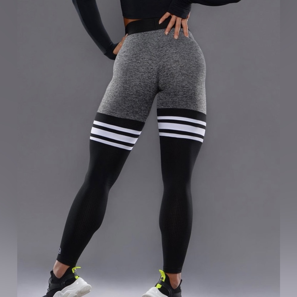 Bombshell Sportswear Thigh-highs ‘Heather’ in black and gray. - Picture 2 of 7